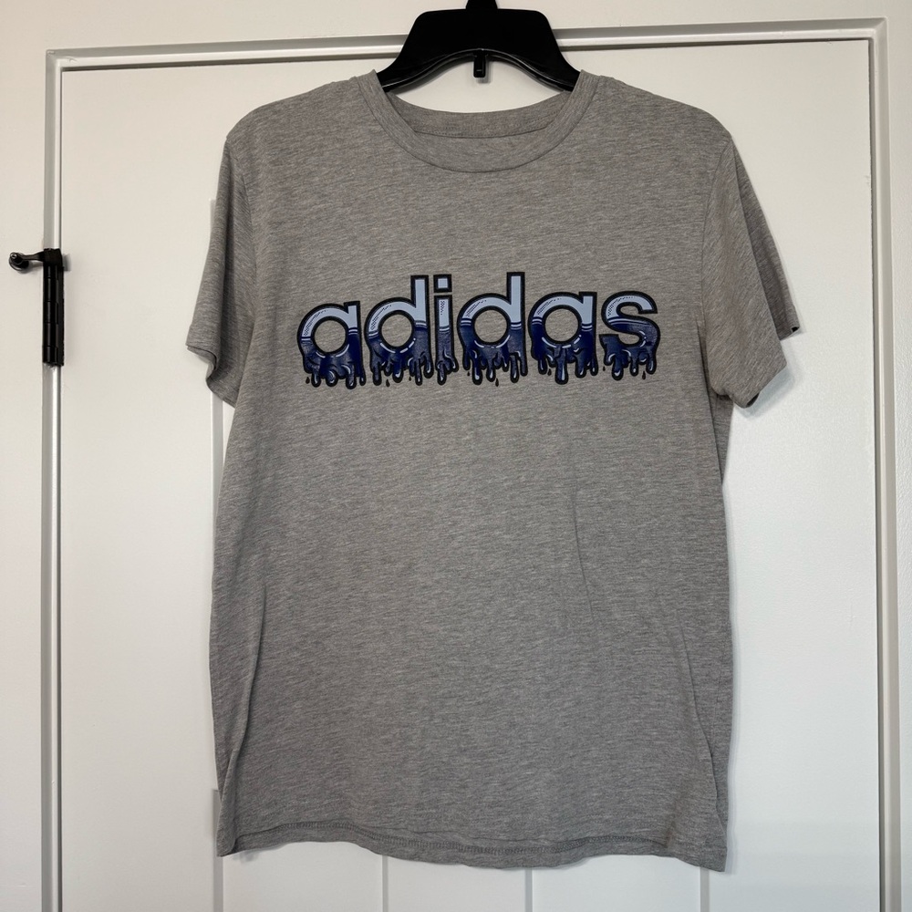 Adidas youth cotton paint drip logo tshirt size large 14-16